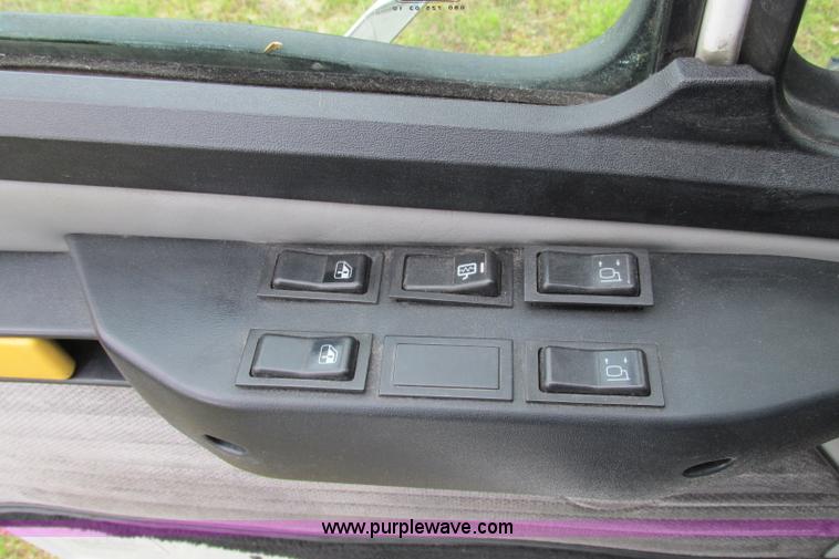 image for item F4826 2000 Freightliner FL60 truck