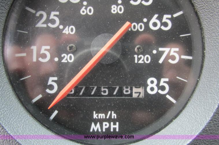 image for item F4826 2000 Freightliner FL60 truck