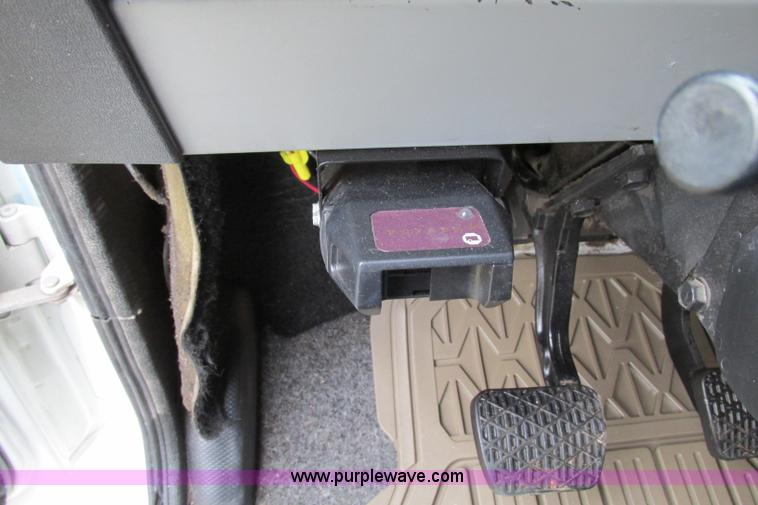 image for item F4826 2000 Freightliner FL60 truck