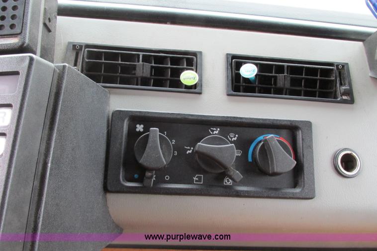 image for item F4826 2000 Freightliner FL60 truck