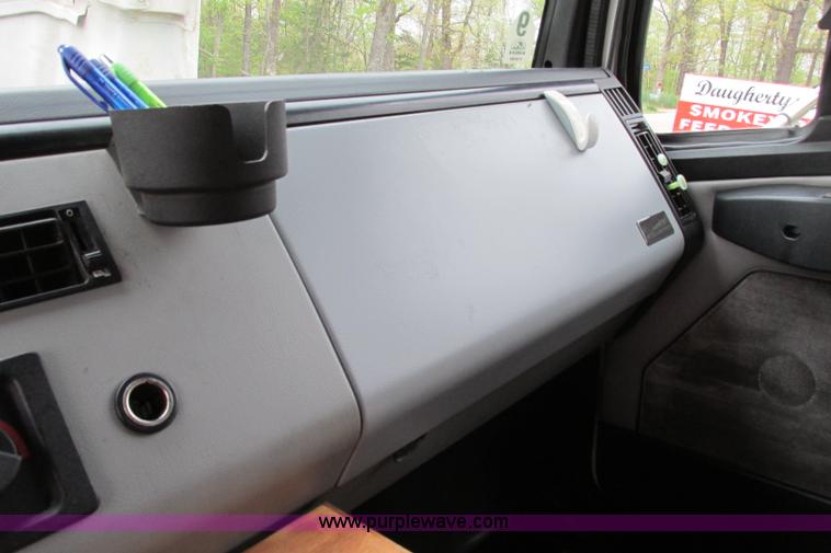 image for item F4826 2000 Freightliner FL60 truck