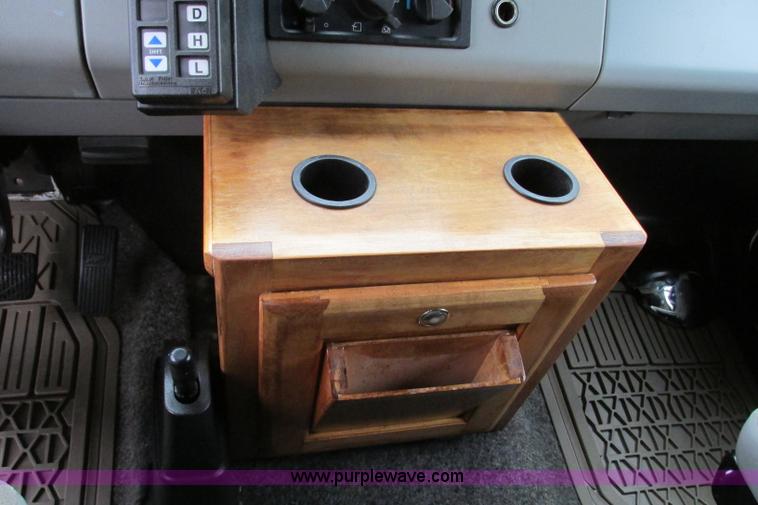 image for item F4826 2000 Freightliner FL60 truck