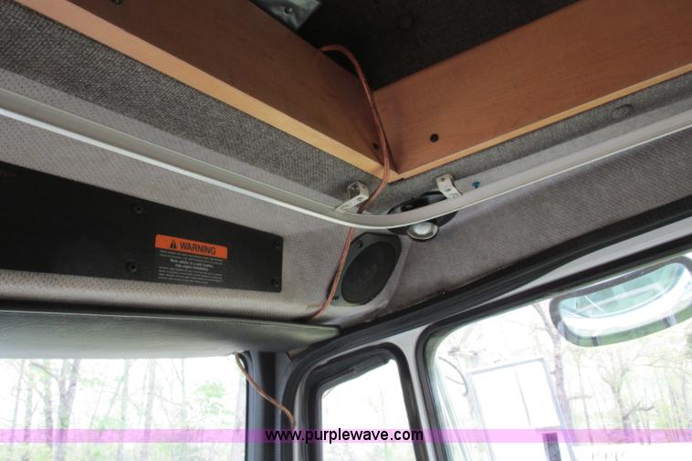 image for item F4826 2000 Freightliner FL60 truck