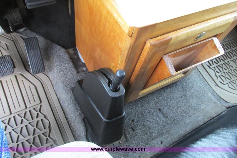 image for item F4826 2000 Freightliner FL60 truck