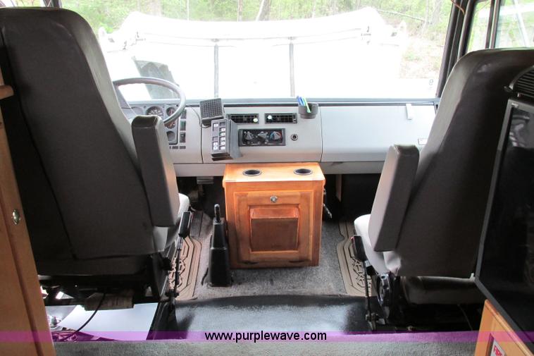 image for item F4826 2000 Freightliner FL60 truck