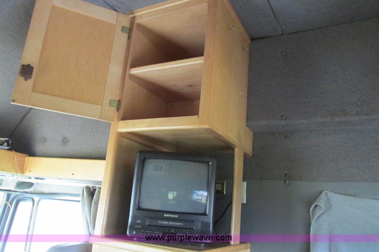 image for item F4826 2000 Freightliner FL60 truck