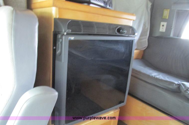 image for item F4826 2000 Freightliner FL60 truck