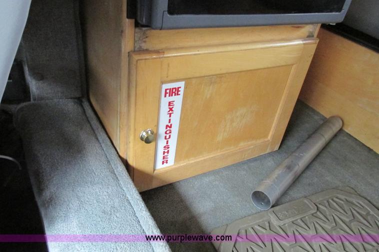 image for item F4826 2000 Freightliner FL60 truck