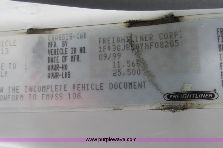 image for item F4826 2000 Freightliner FL60 truck