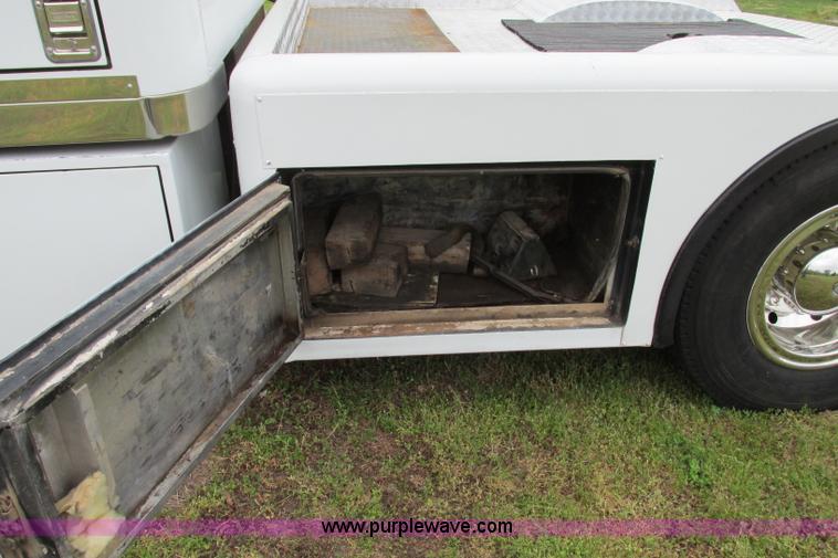 image for item F4826 2000 Freightliner FL60 truck