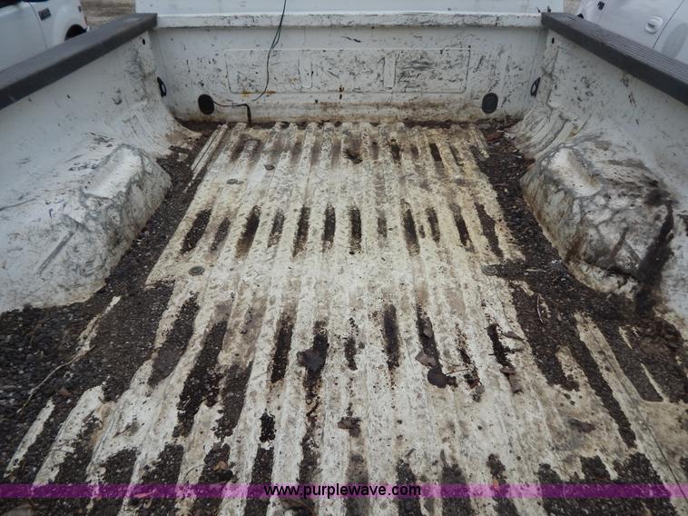 image for item F5020 2001 Ford F250 Super Duty XLT pickup truck