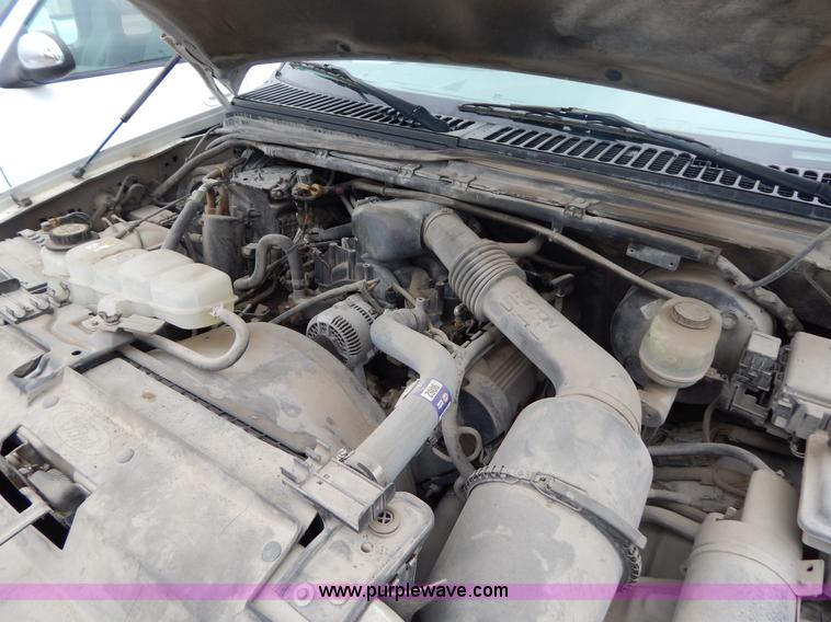 image for item F5020 2001 Ford F250 Super Duty XLT pickup truck