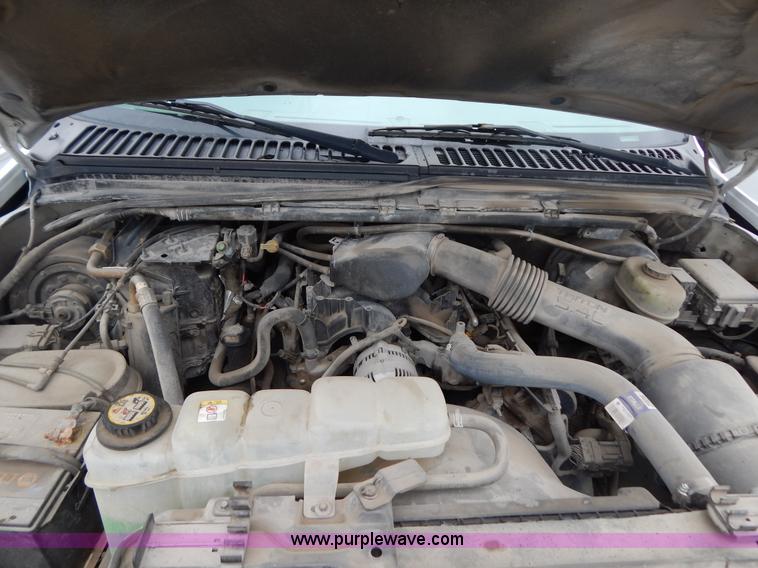 image for item F5020 2001 Ford F250 Super Duty XLT pickup truck