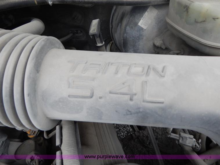 image for item F5020 2001 Ford F250 Super Duty XLT pickup truck