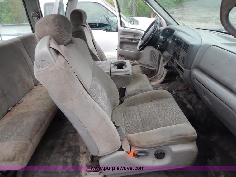 image for item F5020 2001 Ford F250 Super Duty XLT pickup truck