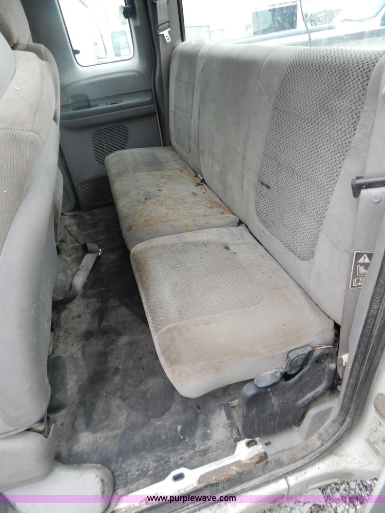 image for item F5020 2001 Ford F250 Super Duty XLT pickup truck