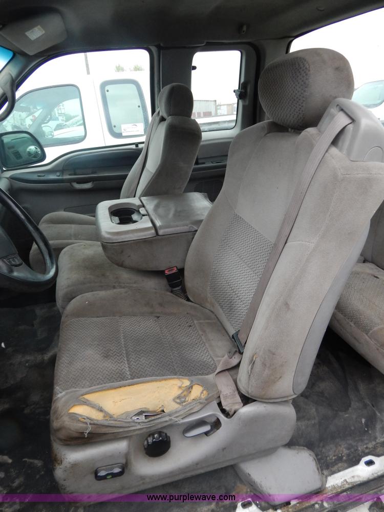 image for item F5020 2001 Ford F250 Super Duty XLT pickup truck