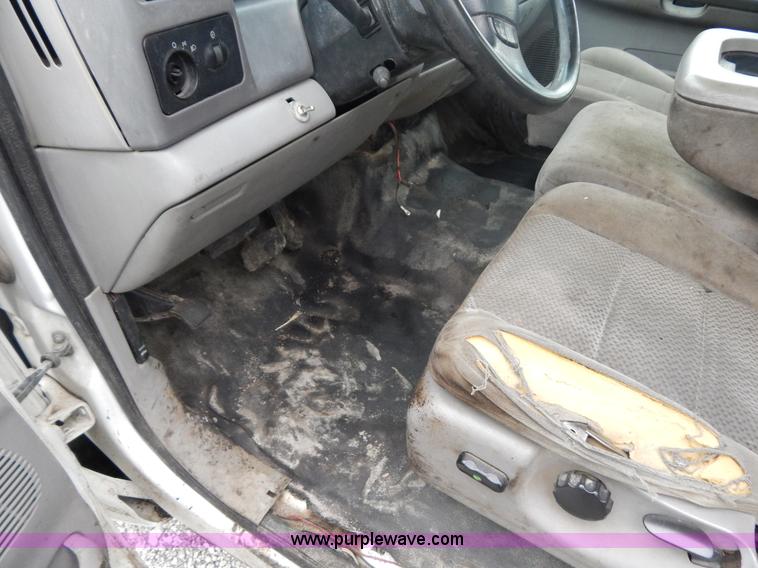 image for item F5020 2001 Ford F250 Super Duty XLT pickup truck