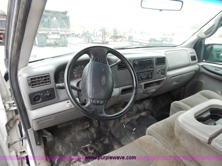 image for item F5020 2001 Ford F250 Super Duty XLT pickup truck