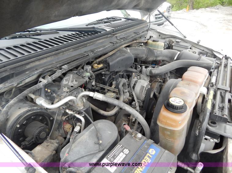 image for item F5021 2001 Ford F250 Super Duty XLT pickup truck