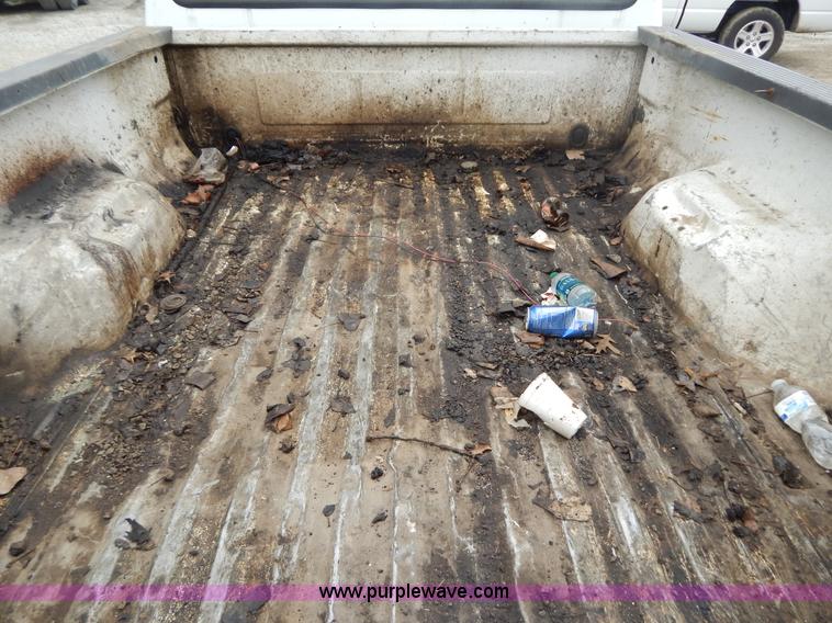 image for item F5021 2001 Ford F250 Super Duty XLT pickup truck