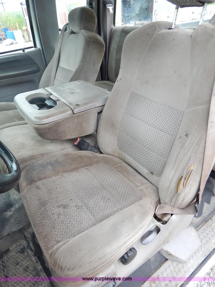 image for item F5021 2001 Ford F250 Super Duty XLT pickup truck