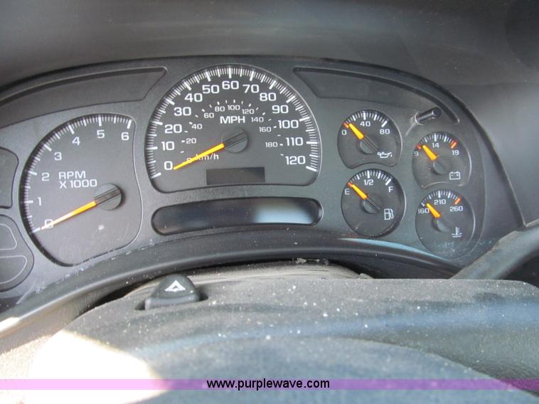 image for item F5023 2005 Chevrolet Silverado 1500 pickup truck