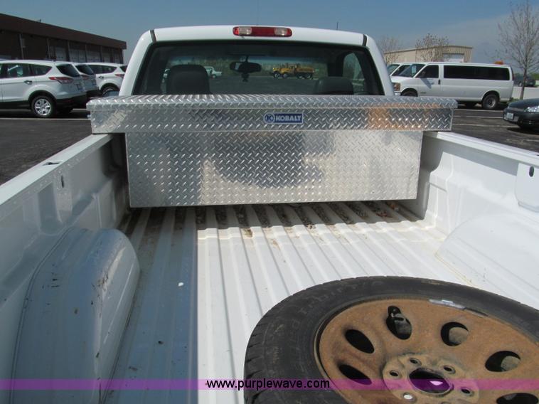 image for item F5023 2005 Chevrolet Silverado 1500 pickup truck