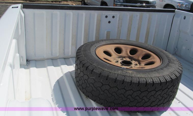 image for item F5023 2005 Chevrolet Silverado 1500 pickup truck