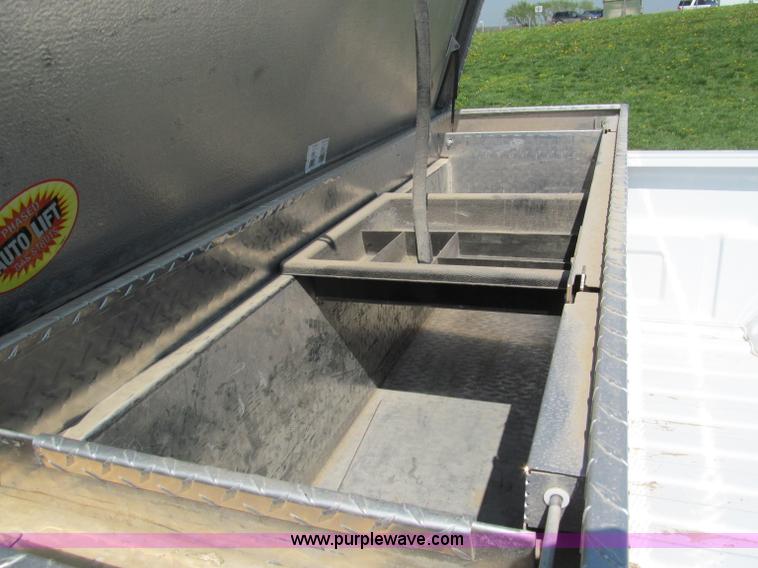 image for item F5023 2005 Chevrolet Silverado 1500 pickup truck