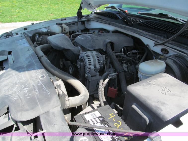 image for item F5023 2005 Chevrolet Silverado 1500 pickup truck