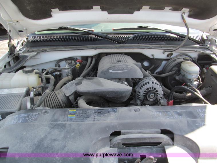 image for item F5023 2005 Chevrolet Silverado 1500 pickup truck