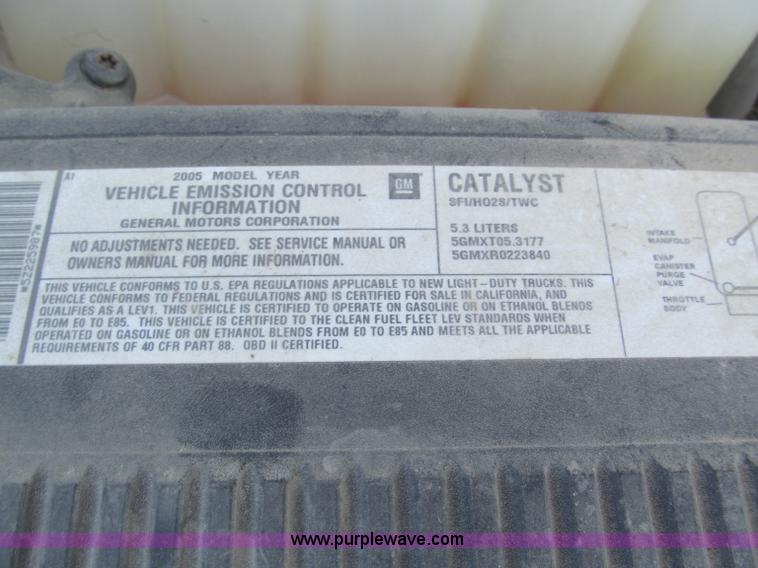 image for item F5023 2005 Chevrolet Silverado 1500 pickup truck