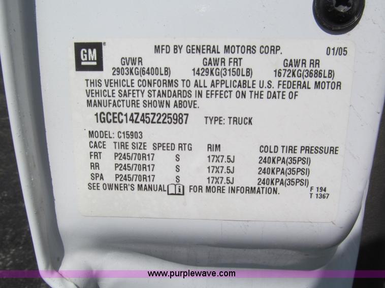 image for item F5023 2005 Chevrolet Silverado 1500 pickup truck