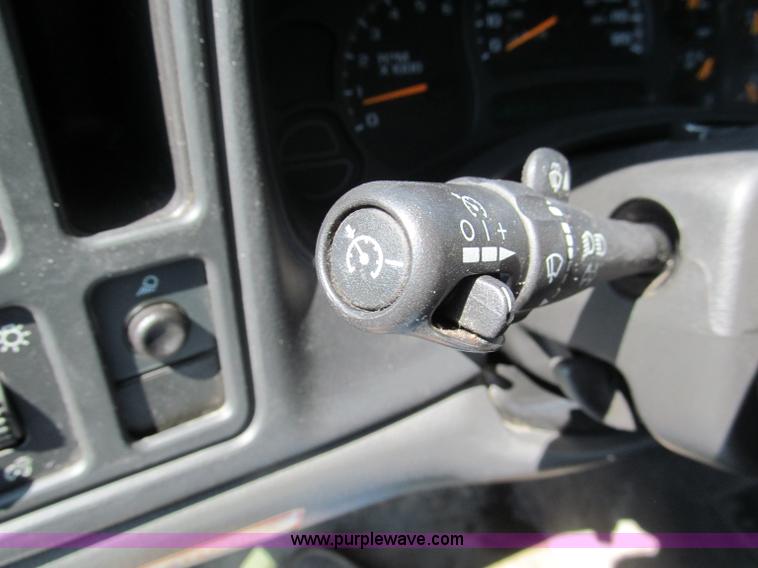 image for item F5024 2004 Chevrolet Silverado 1500 Extended Cab pickup truck