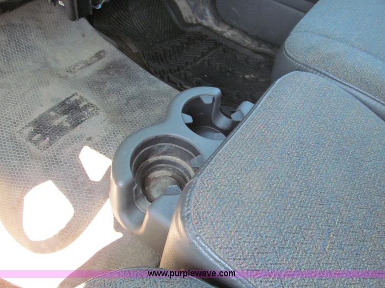 image for item F5024 2004 Chevrolet Silverado 1500 Extended Cab pickup truck