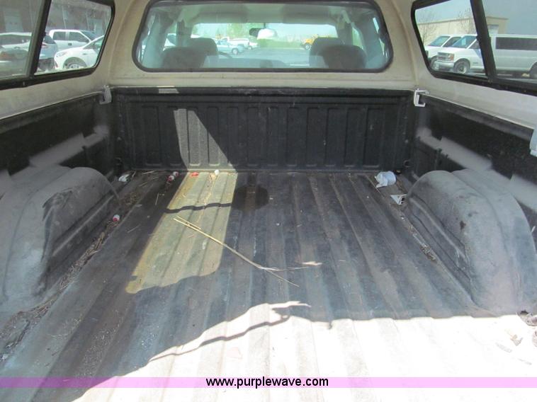 image for item F5024 2004 Chevrolet Silverado 1500 Extended Cab pickup truck