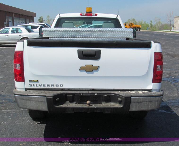 image for item F5026 2007 Chevrolet Silverado 1500 pickup truck