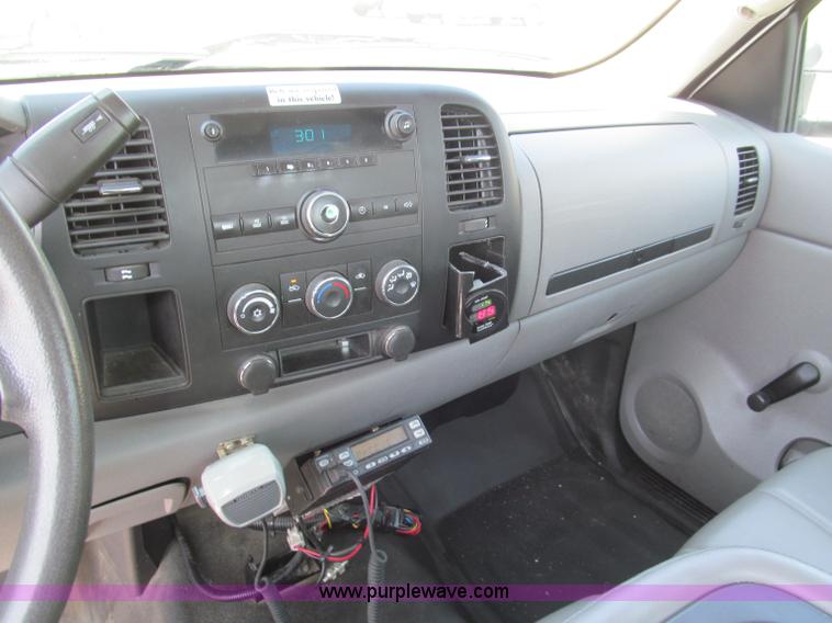 image for item F5026 2007 Chevrolet Silverado 1500 pickup truck