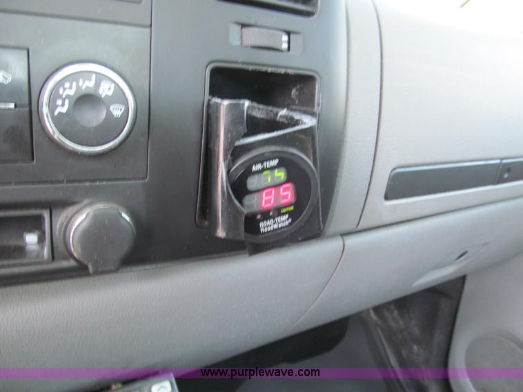 image for item F5026 2007 Chevrolet Silverado 1500 pickup truck