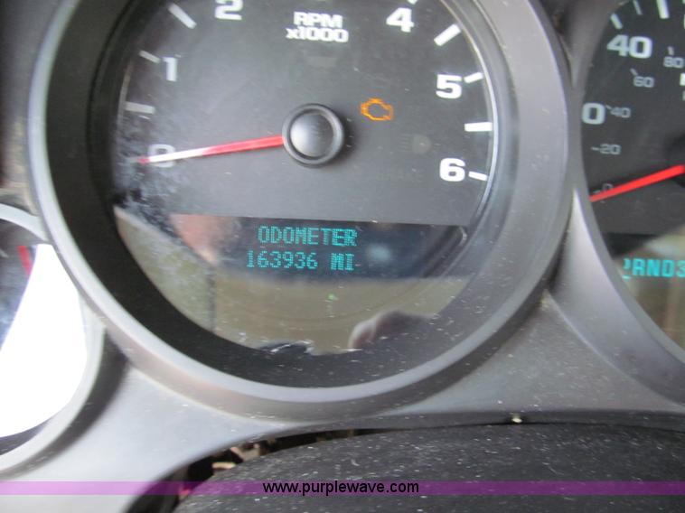 image for item F5026 2007 Chevrolet Silverado 1500 pickup truck