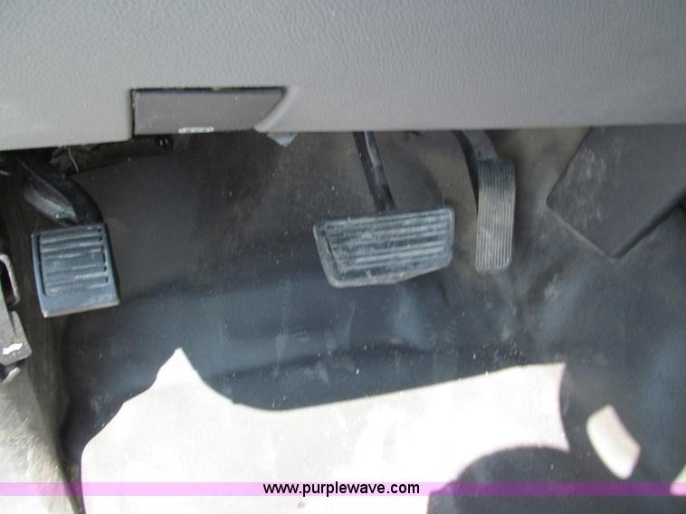 image for item F5026 2007 Chevrolet Silverado 1500 pickup truck