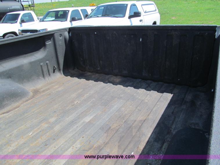 image for item F5026 2007 Chevrolet Silverado 1500 pickup truck