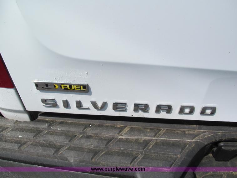 image for item F5026 2007 Chevrolet Silverado 1500 pickup truck