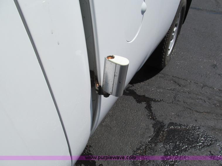 image for item F5026 2007 Chevrolet Silverado 1500 pickup truck