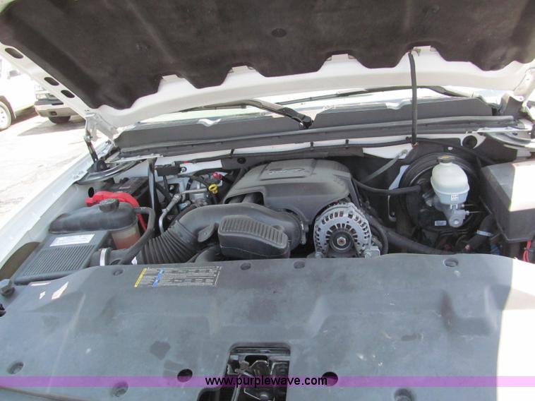 image for item F5026 2007 Chevrolet Silverado 1500 pickup truck