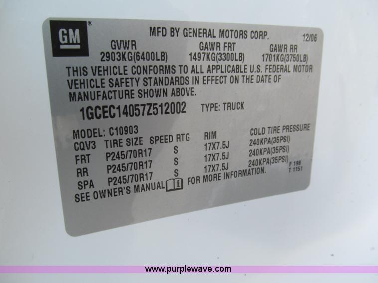 image for item F5026 2007 Chevrolet Silverado 1500 pickup truck