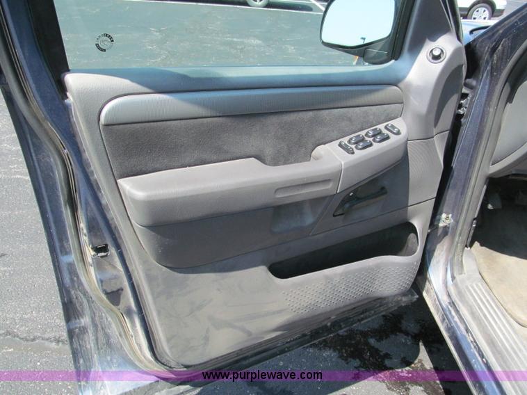 image for item F5027 2003 Ford Explorer XLT SUV