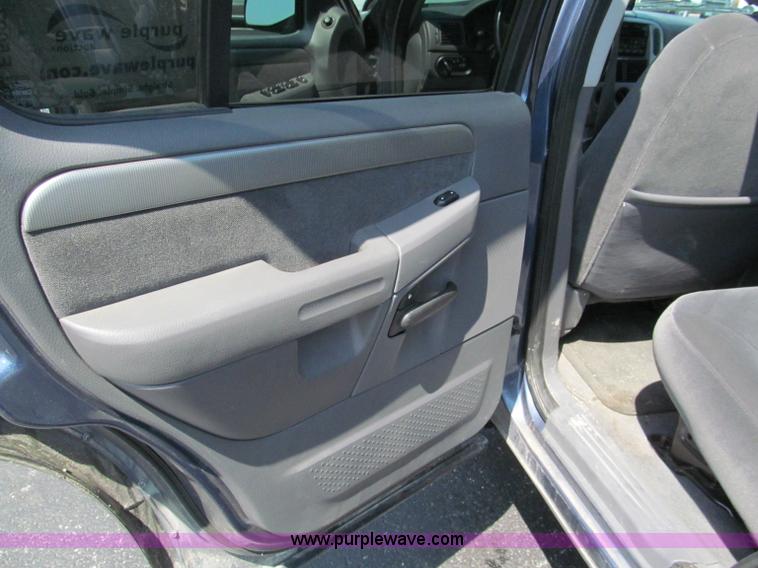 image for item F5027 2003 Ford Explorer XLT SUV