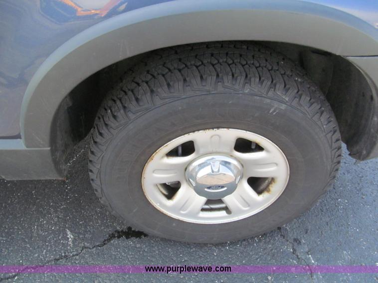 image for item F5027 2003 Ford Explorer XLT SUV